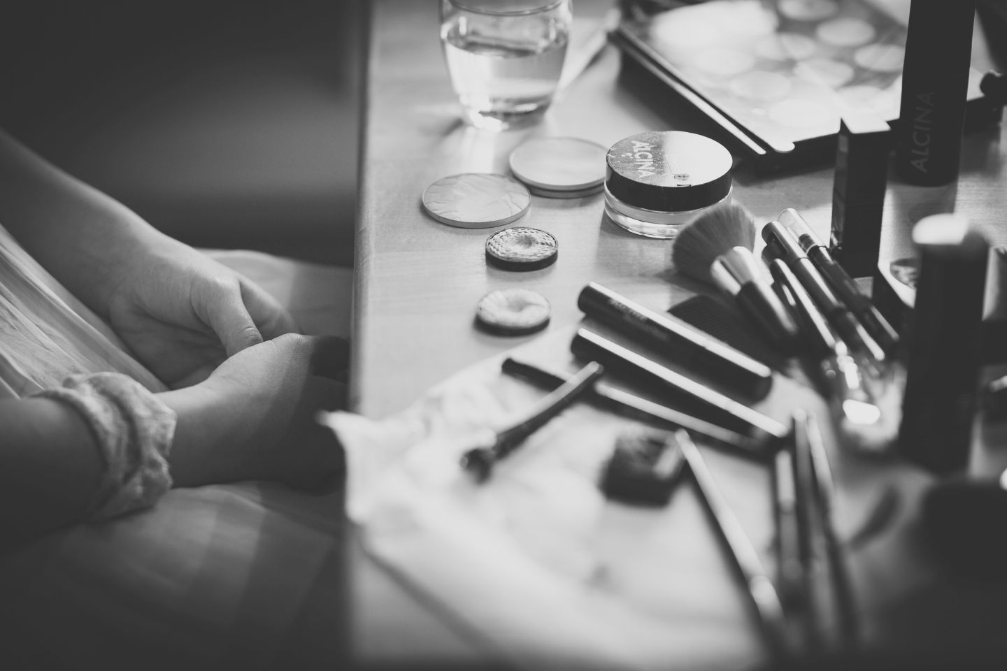 getting-ready in steingaden im allgäu hochzeitskleid
